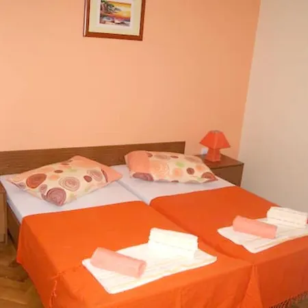Comfortable In 45 M² Parking Included *