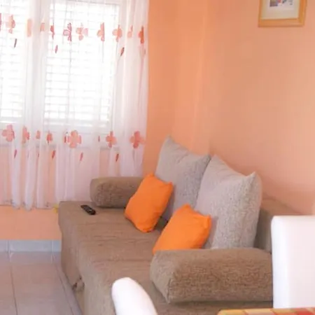 Apartman Comfortable In 45 M² Parking Included