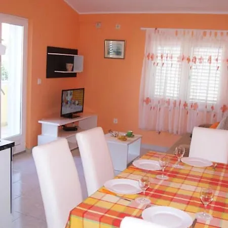 Comfortable In 45 M² Parking Included *